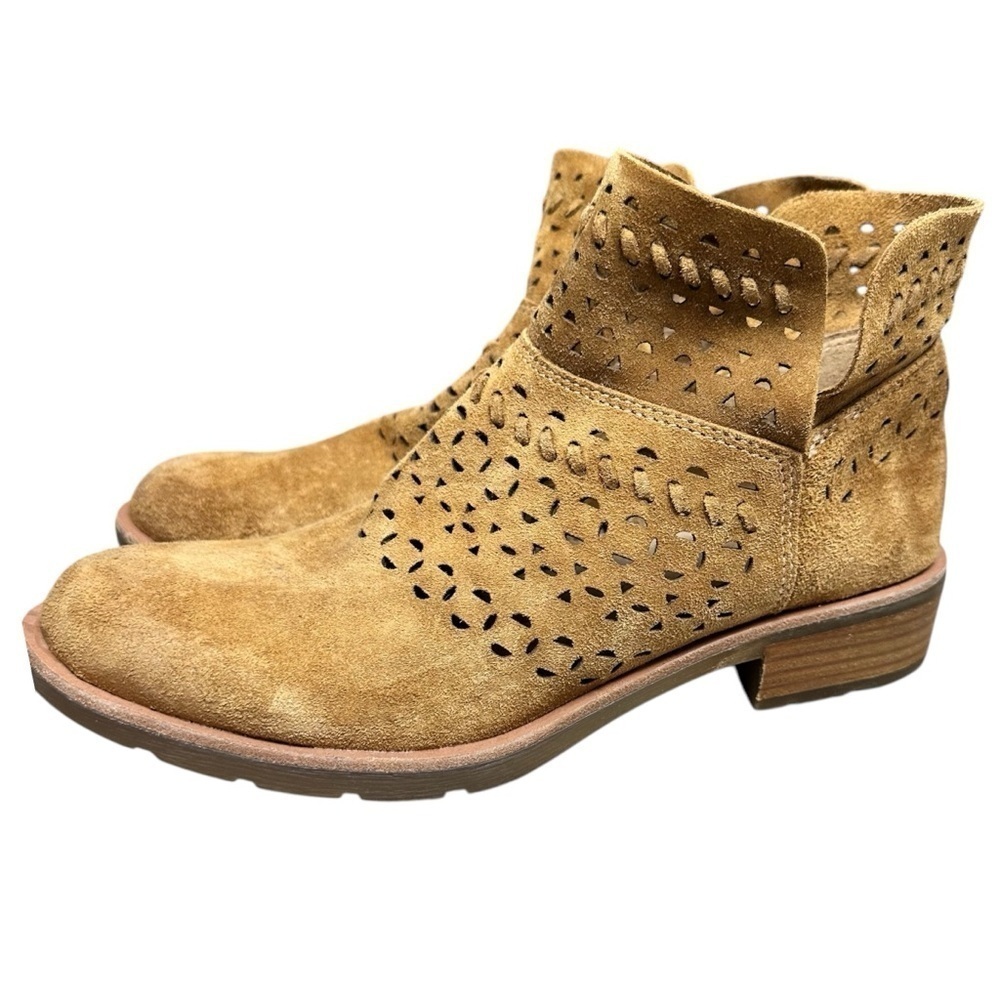 Sofft Brinkley Laser‎ Cut Leather Bootie in Saddle Suede, Boots Size 7.5